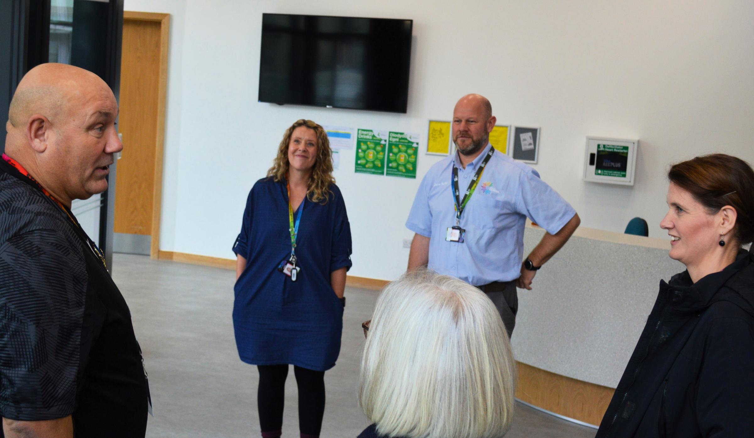 Alan Lowry with former Yale student and ex-DofE UK executive director Rebecca Kennelly on a visit to the college in 2023.